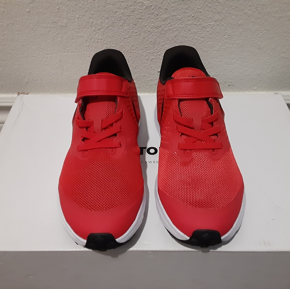 Nike - Picture 4 of 4